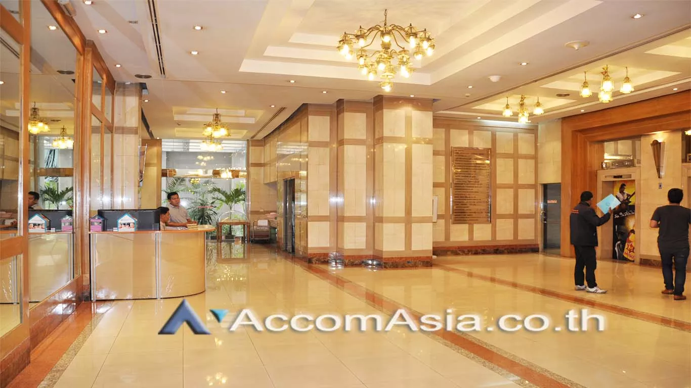 4  Office Space For Rent in Sukhumvit ,Bangkok BTS Asok - MRT Sukhumvit at Rajapark Building AA10326